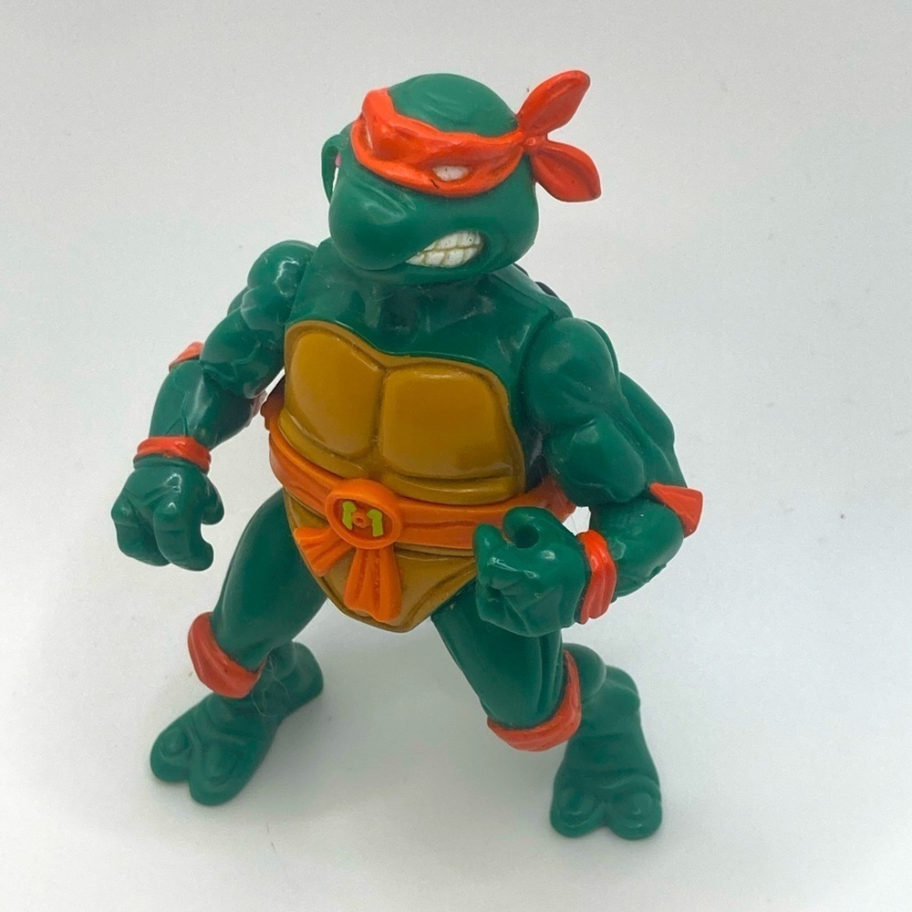 Vtg 90s TMNT Teenage Mutant Ninja Turtles
Storage Shell Mike Action Figure
